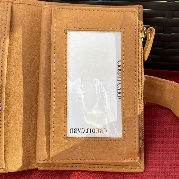 Michael Rome Designs Leather Wallet - Picture 5 of 6